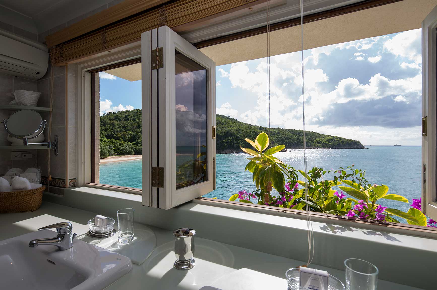 Rock Cottage Antigua - Bathroom Rock Cottage Antigua - 5 bedroom luxury villa