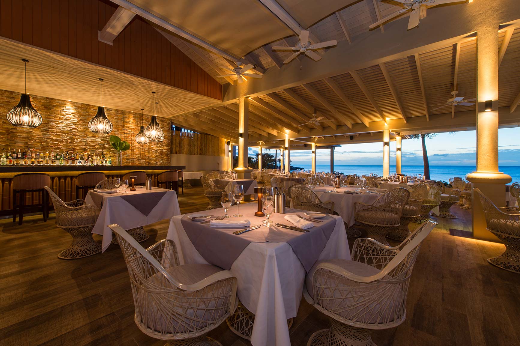 Antigua, Blue Water Resort - Pelican House - The Cove Restaurant Antigua, Blue Water Resort - Pelican House