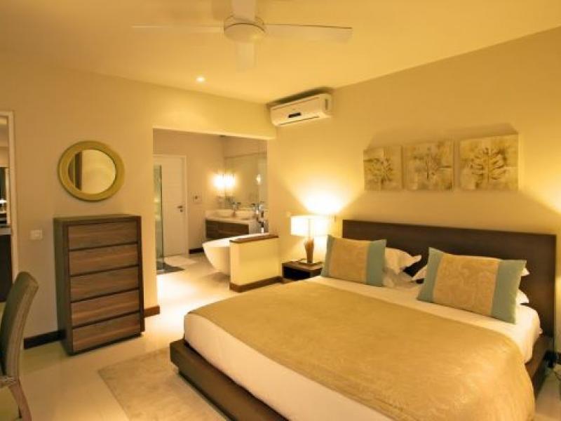 Leora Beach , South Coast  