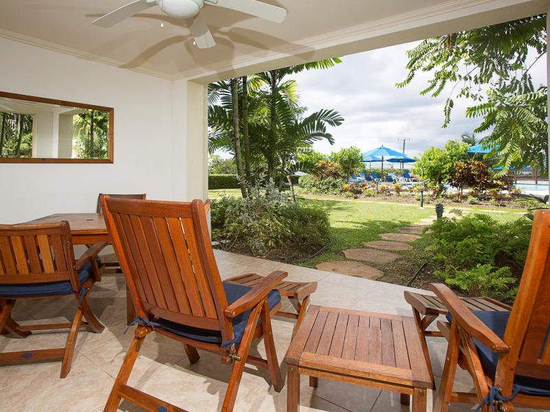 Beach View Hotel Barbados , Paynes Bay , West Coast Barbados  