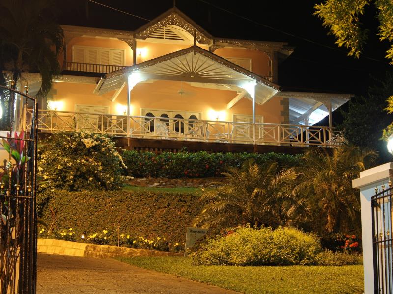 Plantation Beach Villas , Stonehaven Bay  