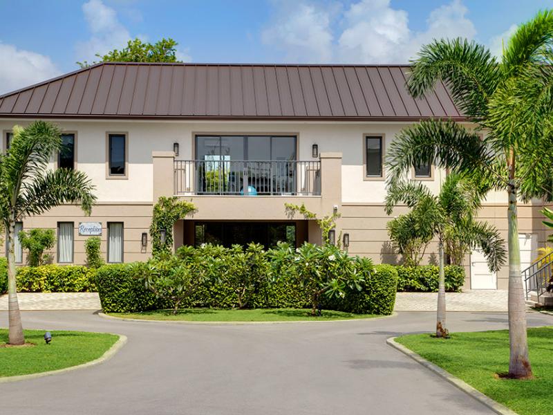 Beach View Hotel Barbados , Paynes Bay , West Coast Barbados  
